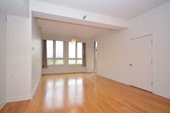 6000 N Cicero Ave-Unit -308 in Chicago, IL - Building Photo - Building Photo