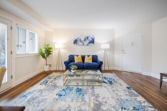 The Glen at Kensington in Kensington, MD - Foto de edificio - Interior Photo