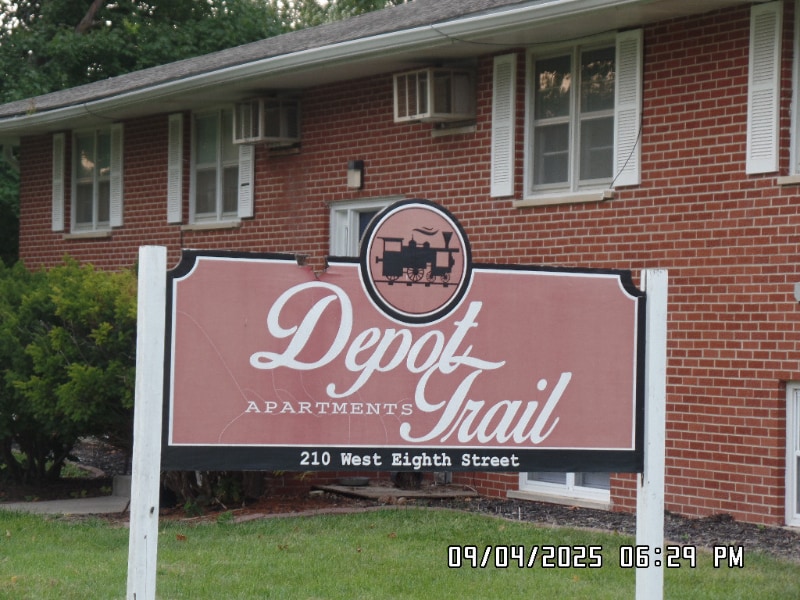 210 W 8th St in Woodward, IA - Building Photo