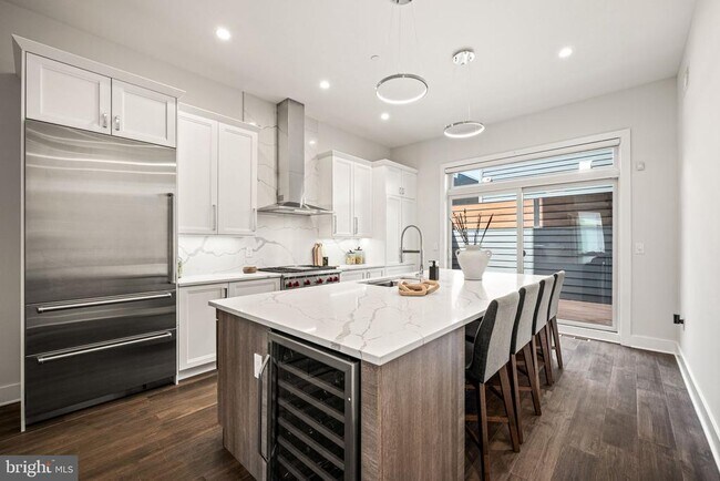 property at 1217 Bainbridge St