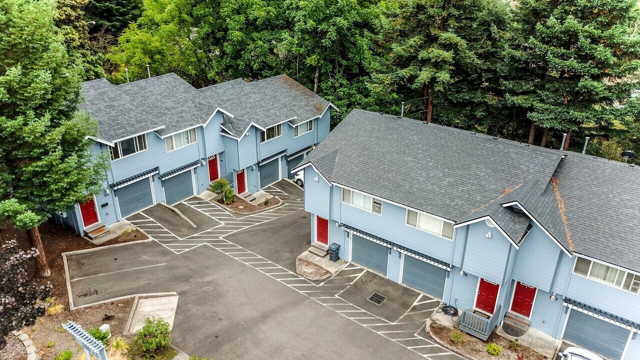420 Flying Squirrel Way NW in Salem, OR - Foto de edificio