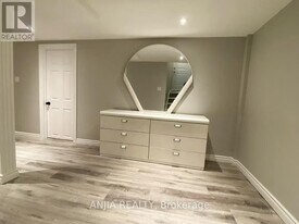 3 Settlers Ridge St in Markham, ON - Building Photo