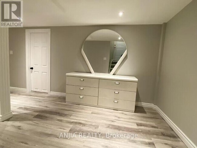 property at 3 Settlers Ridge St