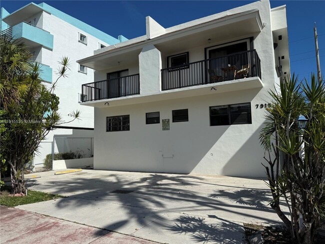 7915 Harding Ave in Miami Beach, FL - Building Photo - Building Photo
