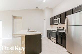 1062 SW Fenway Rd in Port St. Lucie, FL - Building Photo - Building Photo