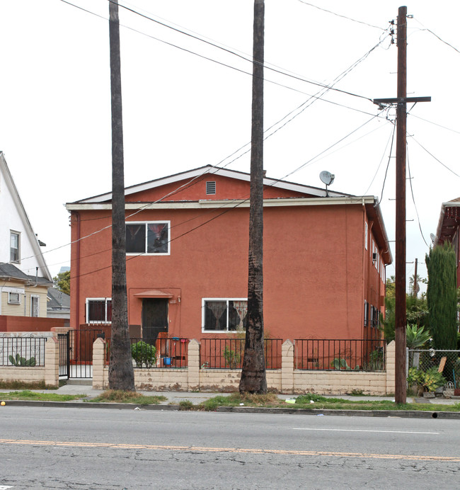 611 Adams Blvd in Los Angeles, CA - Building Photo - Building Photo