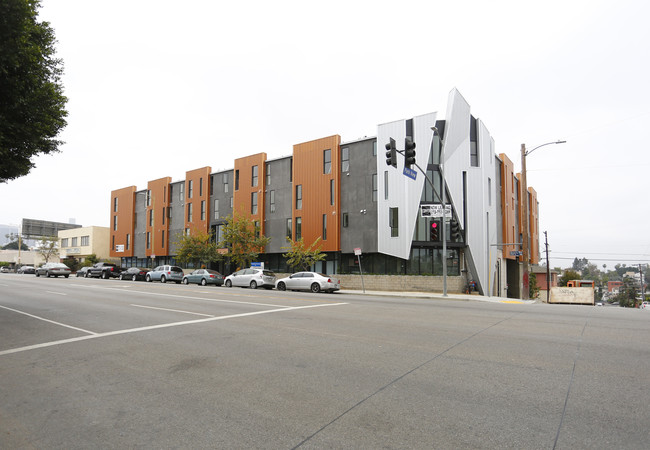 Copper Designer Lofts in Los Angeles, CA - Foto de edificio - Building Photo