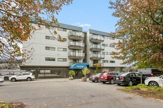 2301 Fairview Ave E, Unit 216 in Seattle, WA - Building Photo - Building Photo