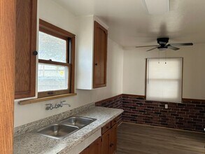 180 W Kanai Ave in Porterville, CA - Building Photo - Building Photo