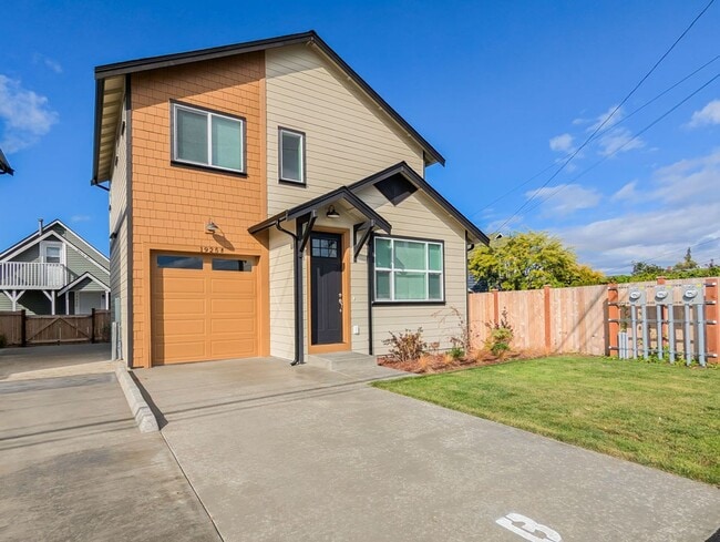 property at 1925 Lombard Ave