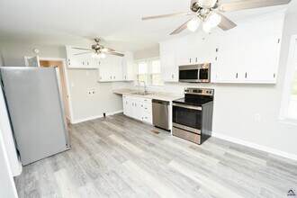 461 SR 96 in Bonaire, GA - Building Photo - Building Photo