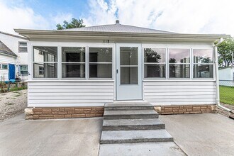 118 E Pine St in Junction City, KS - Building Photo - Building Photo