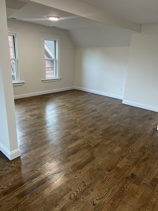 470 Howard Ave in New Haven, CT - Foto de edificio - Building Photo