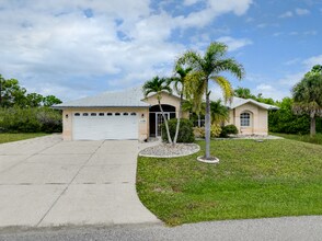 15140 Lyneburg Ave in Venice, FL - Building Photo - Building Photo