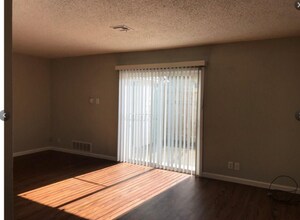 4906 West Gate Blvd in Austin, TX - Building Photo - Building Photo