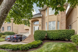 148 Panther Valley Ct in Holmdel, NJ - Building Photo - Building Photo