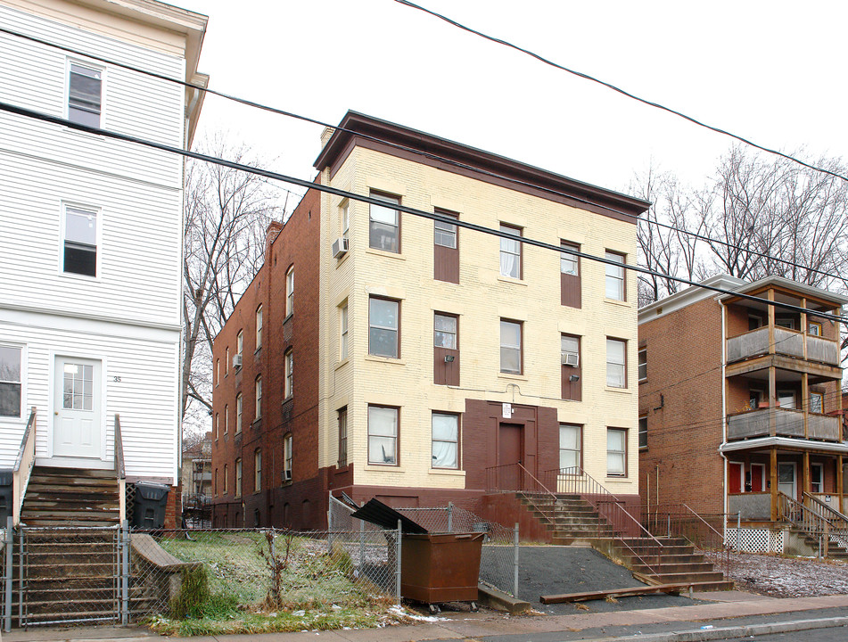 The Hartford Communities IV- Vine in Hartford, CT - Building Photo