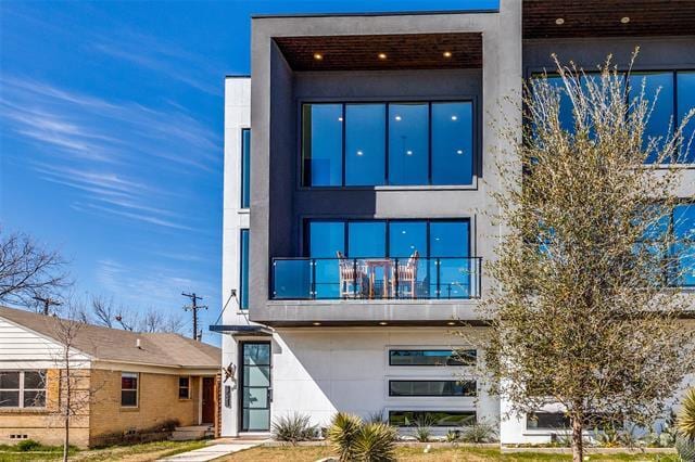 3523 N Versailles Ave in Dallas, TX - Building Photo - Building Photo