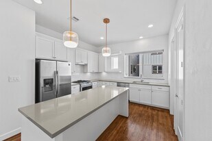 1050 Timbergrove Yards Ln in Houston, TX - Building Photo