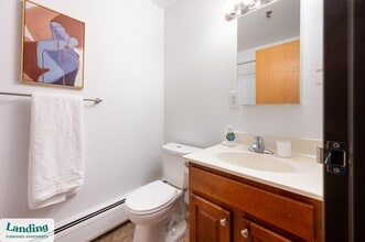 45 Willow St, Unit 218 in Springfield, MA - Foto de edificio - Building Photo