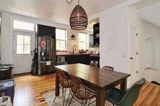 820 Grand St in Jersey City, NJ - Building Photo - Building Photo