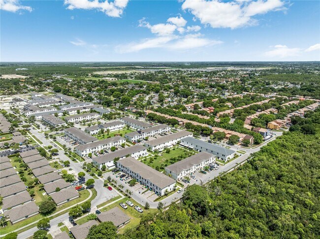 1150 SW 6th Ave in Florida City, FL - Building Photo - Building Photo