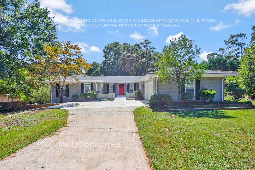 3887 Sable Dr in Stone Mountain, GA - Building Photo