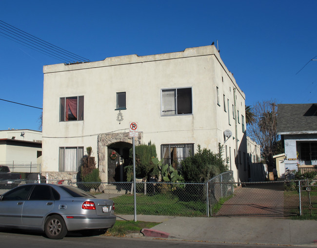 625 E 50th St in Los Angeles, CA - Foto de edificio - Building Photo