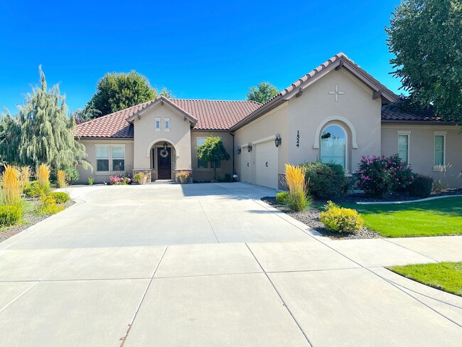 property at 1524 Foresto Bello Wy N