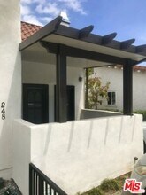248 S La Peer Dr in Beverly Hills, CA - Building Photo - Building Photo