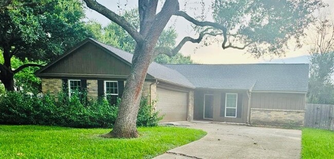 property at 3214 Bayou Crossing