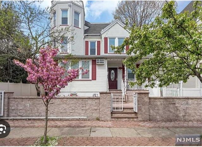 113 Oakwood Ave, Unit 3 bd Cliffside Park