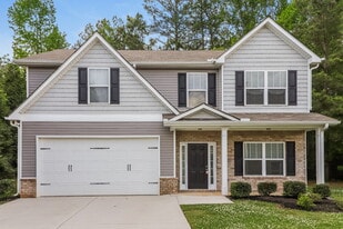 15 Fieldcrest Dr in Dallas, GA - Building Photo