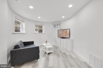 1821 19th St NW, Unit 1 in Washington, DC - Building Photo - Building Photo