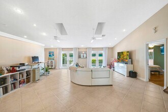 7661 W Country Club Blvd in Boca Raton, FL - Building Photo - Building Photo