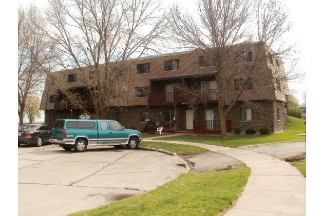 Island View Apartments in Oshkosh, WI - Foto de edificio