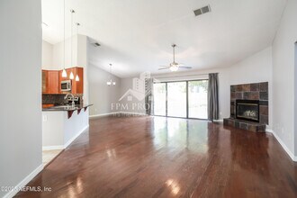 8038 Loch Lomond Ln in Jacksonville, FL - Building Photo - Building Photo