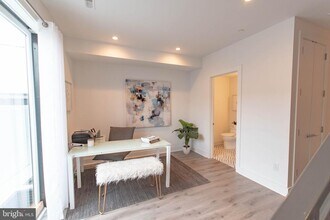 105 Olive St in Philadelphia, PA - Building Photo - Building Photo