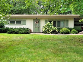 724 Wisconsin St in Hudson, WI - Building Photo