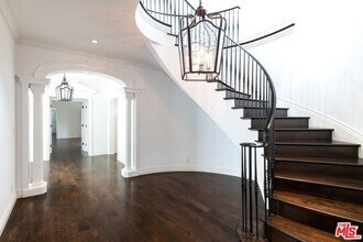 1115 N Beverly Dr in Beverly Hills, CA - Building Photo - Building Photo