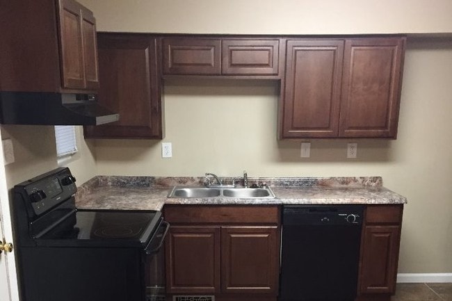 property at 503 N 5th St