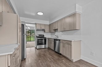 Edge At Farmington Hills - Farmington Hills, MI in Farmington Hills, MI - Building Photo - Building Photo