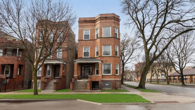 property at 1456 N Kedzie Ave