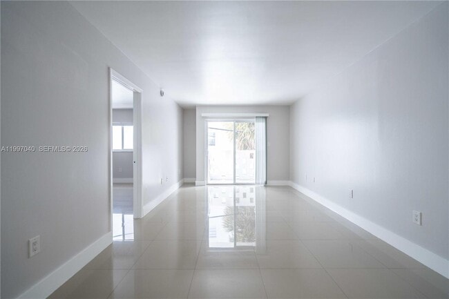 1986 Biarritz Dr in Miami Beach, FL - Building Photo - Building Photo