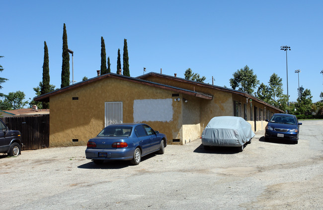 24841 Fir Ave in Moreno Valley, CA - Foto de edificio - Building Photo