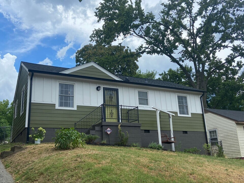 706 Glenview Dr in Nashville, TN - Building Photo