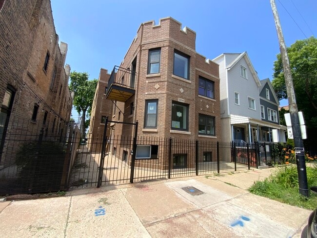 property at 3014 N California Ave