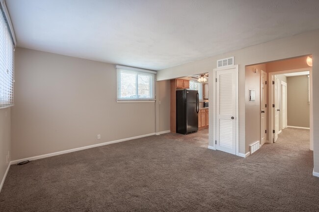 316 N 35th St, Unit 8 in Omaha, NE - Foto de edificio - Building Photo