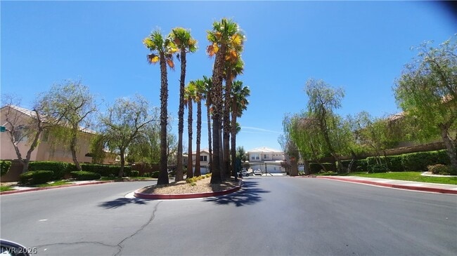 8885 Waltzing Waters Ct in Las Vegas, NV - Building Photo - Building Photo