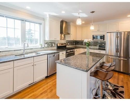 50 Matthew Ln in Waltham, MA - Foto de edificio - Building Photo